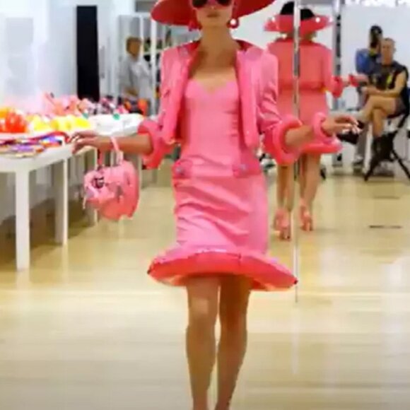 MOSCHINO COUTURE POOL INFLATABLE BARBIE PINK SKIRT ONLY IT40 USA 6 2023 RUNWAY - Picture 10 of 16